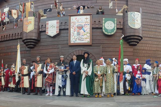 Ontinyent viu amb emoció la Publicació