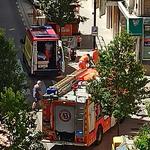 Un coche choca en la calle Pintor Segrelles de Ontinyent