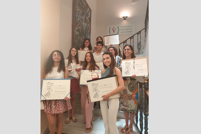 Alumnes de l'IES Jaume I reben els premis del Consell Valencià de Cultura