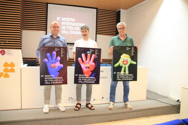 Les mans, protagonistes al cartell de la 37ª Mostra de Titelles de la Vall d'Albaida