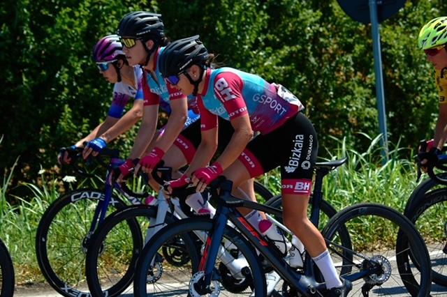 Sofía Rodríguez realiza un gran papel en su debut en el Giro de Italia