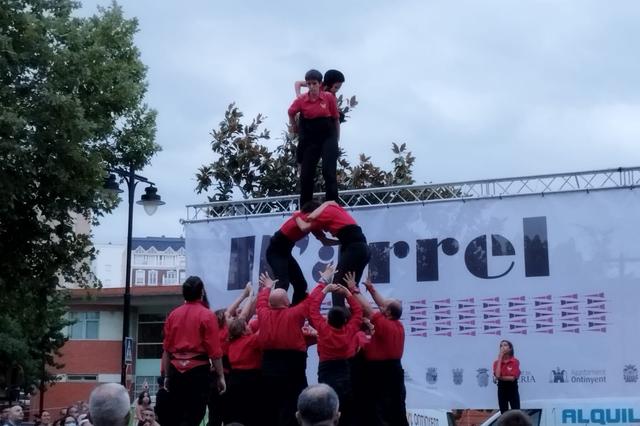 Ontinyent acull amb entusiasme l'acte principal D’Arrel
