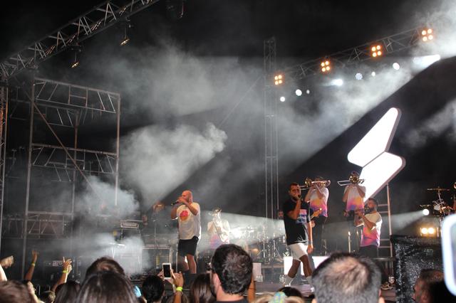 Més de 2.000 persones gaudeixen d'Ontinyent en Concert amb Auxili i la Fúmiga 