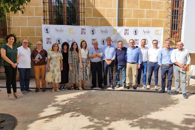 La Fundació Museu del Tèxtil visita espais museístics i empreses a Moncada i València 