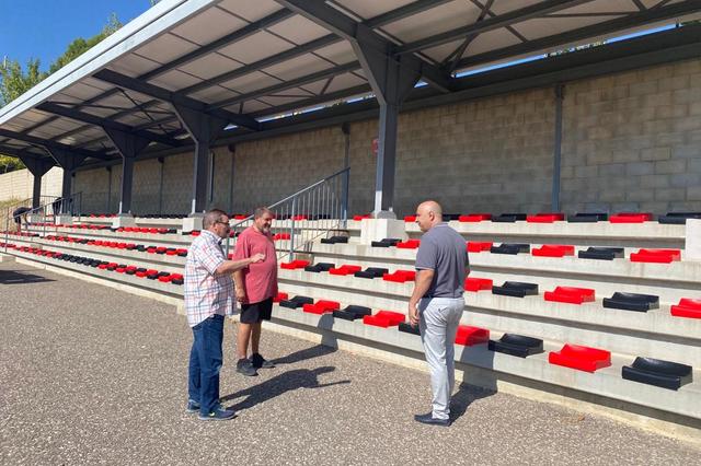 Agullent inverteix més de 11.000 € en la millora de l’estadi de futbol