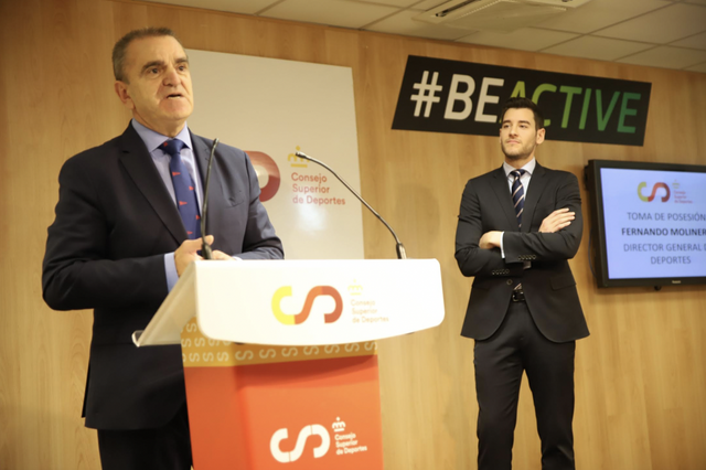 L'ontinyentí Fernando Molinero pren possessió com a director general d'Esports