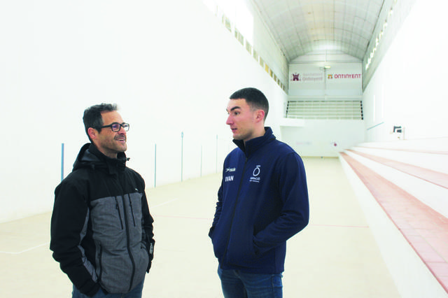 Iván Esparza vuelve a competir en el trinquete de Ontinyent 