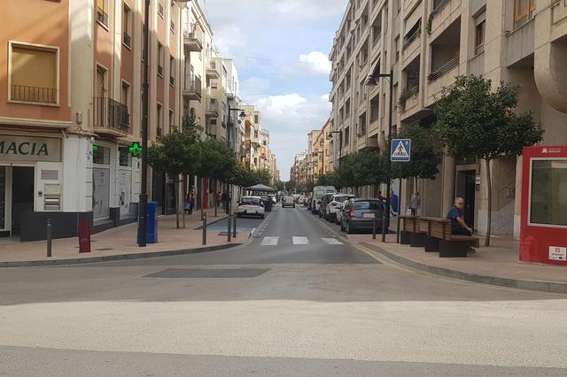 Choca y huye a toda velocidad por las calles de Ontinyent