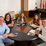 El alcalde de Ontiyent recibe a la nueva dirección del Comité Local de Cruz Roja