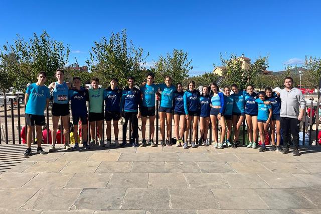 Els equips sub 16 i sub 18 del CAVAOntinyent, al Campionat d'Espanya de cross