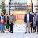 Ontinyent empieza la campaña de Navidad con el encendido del árbol
