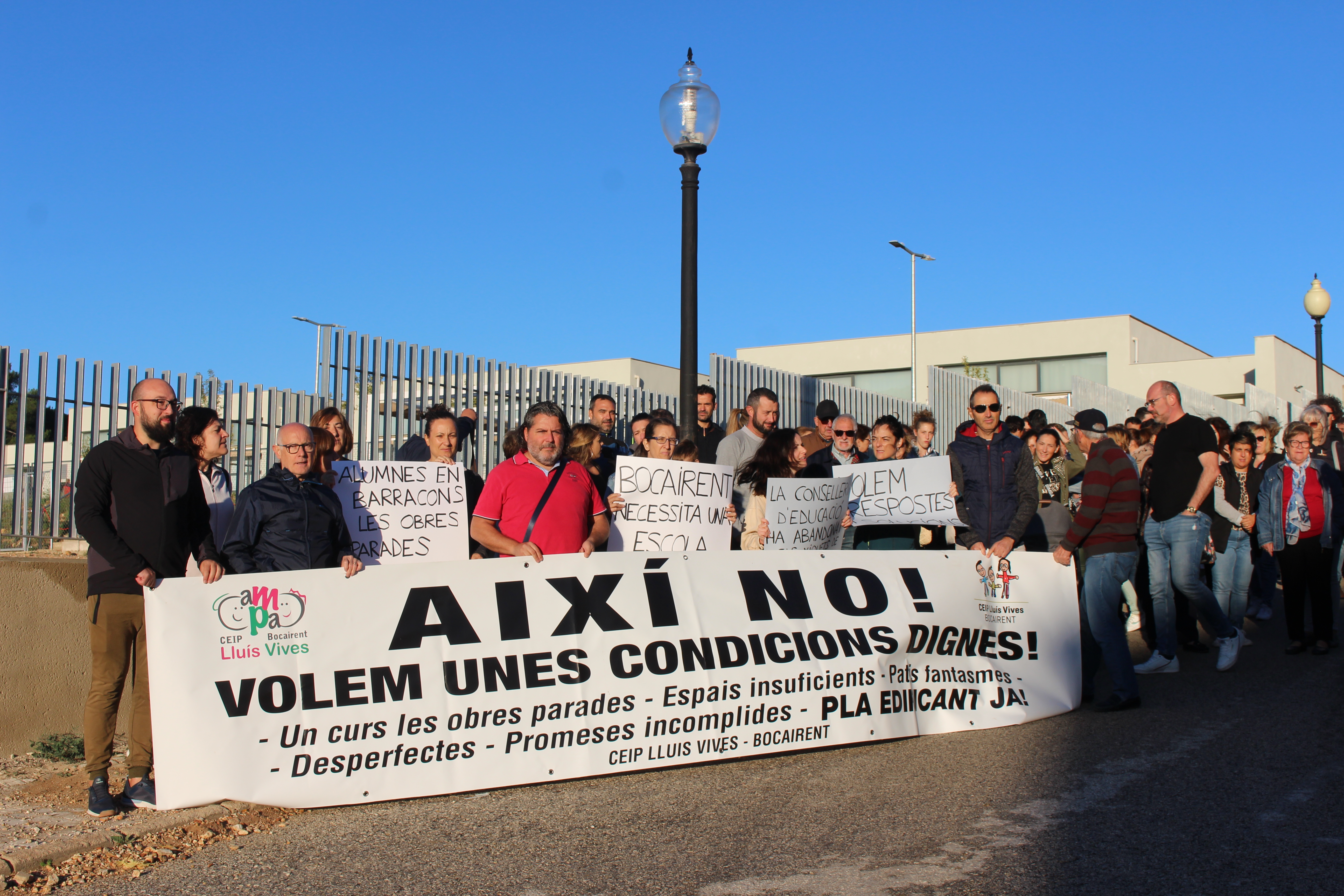 Manifestación del 20 de octubre para pedir la reanudación de las obras