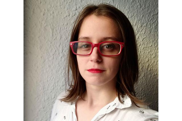 Mara Saturio, autora del cartell d'Ontinyent negre 
