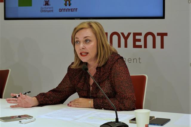 Natalia Enguix toma posesión como diputada provincial
