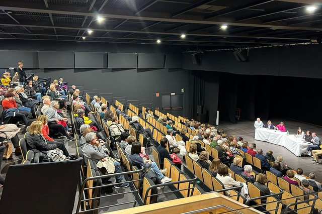 Ontinyent resolverá el contrato con Quatre Fulles si no cubre las bajas de los monitores de los Centros Cívicos