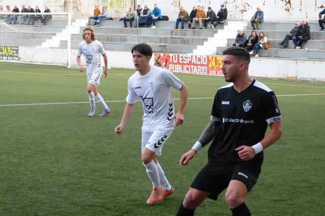 El Ontinyent 1931 sigue invicto, pero l'Olleria se le acerca