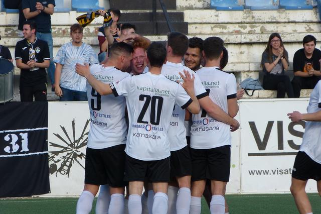 Un hat trick d'Ángel Cobo dona tres punts vitals a l'Ontinyent 1931 