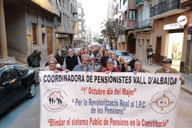 Ontinyent se manifiesta en defensa de la sanidad pública