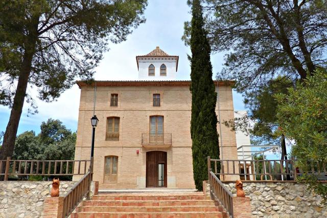 Ontinyent acondiciona l’Alberg Perú per reobrir-lo 