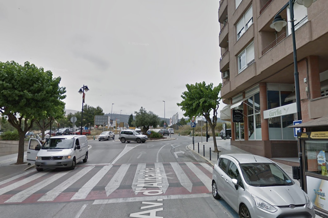 Un accident en l’avinguda Albaida d'Ontinyent deixa dos ferits