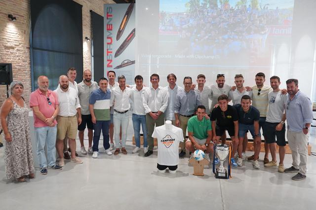 Homenaje al Ontinyent 1931 por su ascenso a Tercera Federación