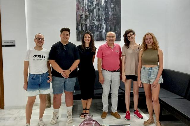 El Ayuntamiento de Montaverner recibe a los 4 estudiantes del programa 'Montaverner et Beca'