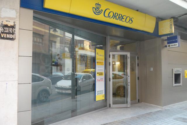 Correos Ontinyent amplía su horario para atender el voto electoral  