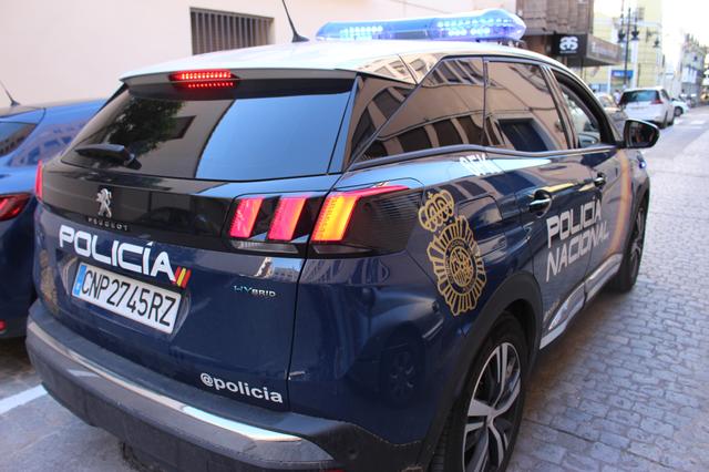 Detenidos en Ontinyent dos hombres por estafar 900 euros 