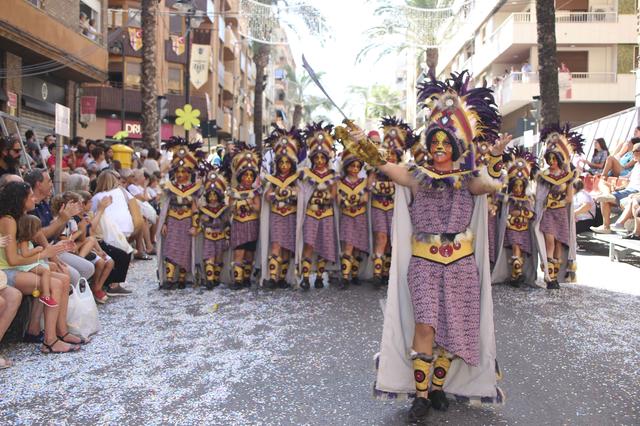 La Entrada infantil de Ontinyent llena de alegría las calles de Ontinyent