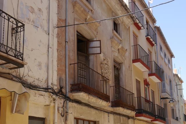 El desinterés de la propiedad obliga al Ayuntamiento de Ontinyent a actuar