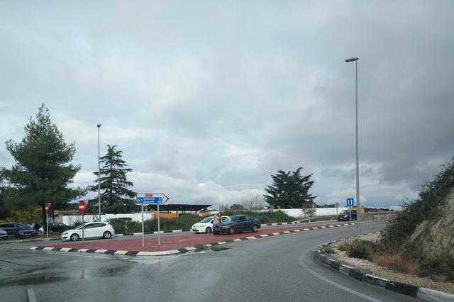 Un nou accident en la rotonda de bombers d'Ontinyent 