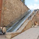 Instalan la escalera mecánica del Mercado de Ontinyent