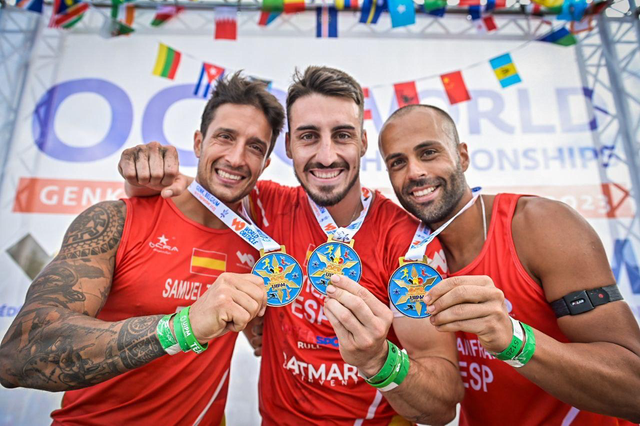 L'ontinyentí José Vila, 1r del món per equips en el Mundial d'Obstacles (OCR)