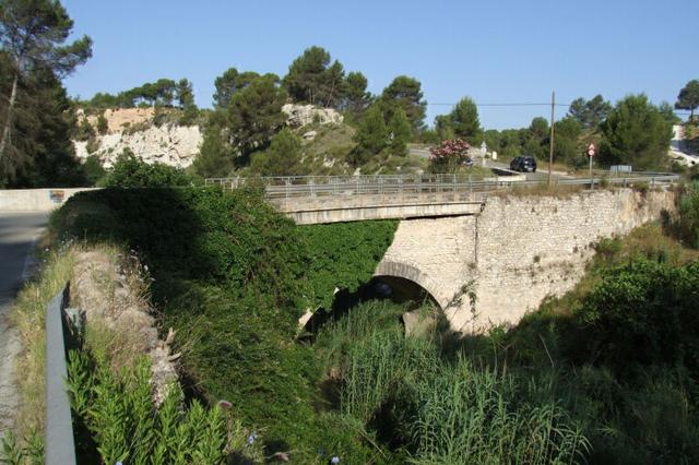 Rescatan en Ontinyent a un niño que había caído cerca del pont de la Costa