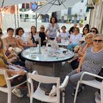 Un grup d'antigues companyes de col·legi d'Ontinyent visita el poble de Sophia Loren