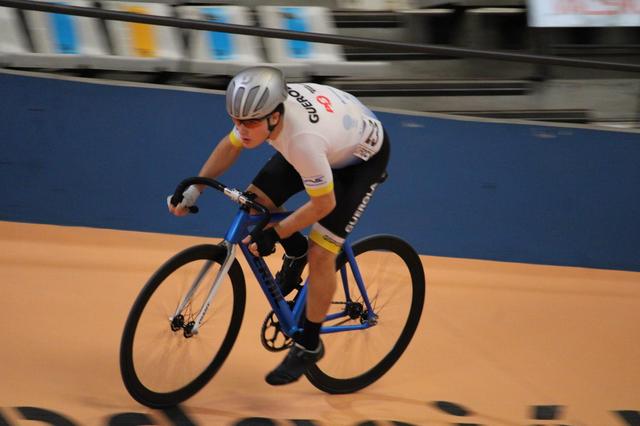 Bronce para Mateo Ferrero (CC Ontinyent) en el velódromo Luis Puig 