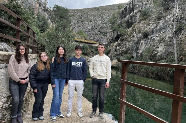 La Vall d'Albaida sitúa a 5 estudiantes entre los 400 becados por la Fundación Amancio Ortega
