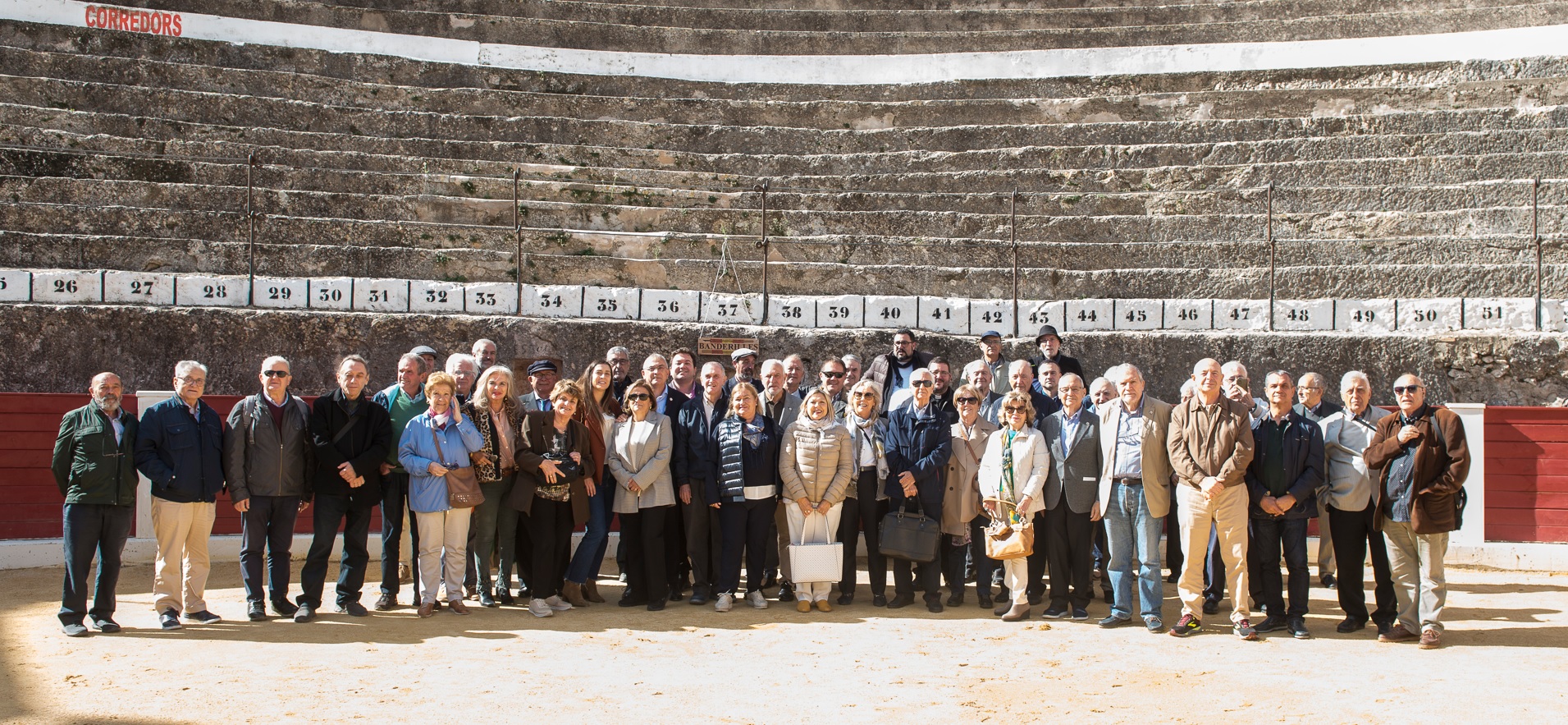 Els cronistes, en la plaça de bous de Bocairent