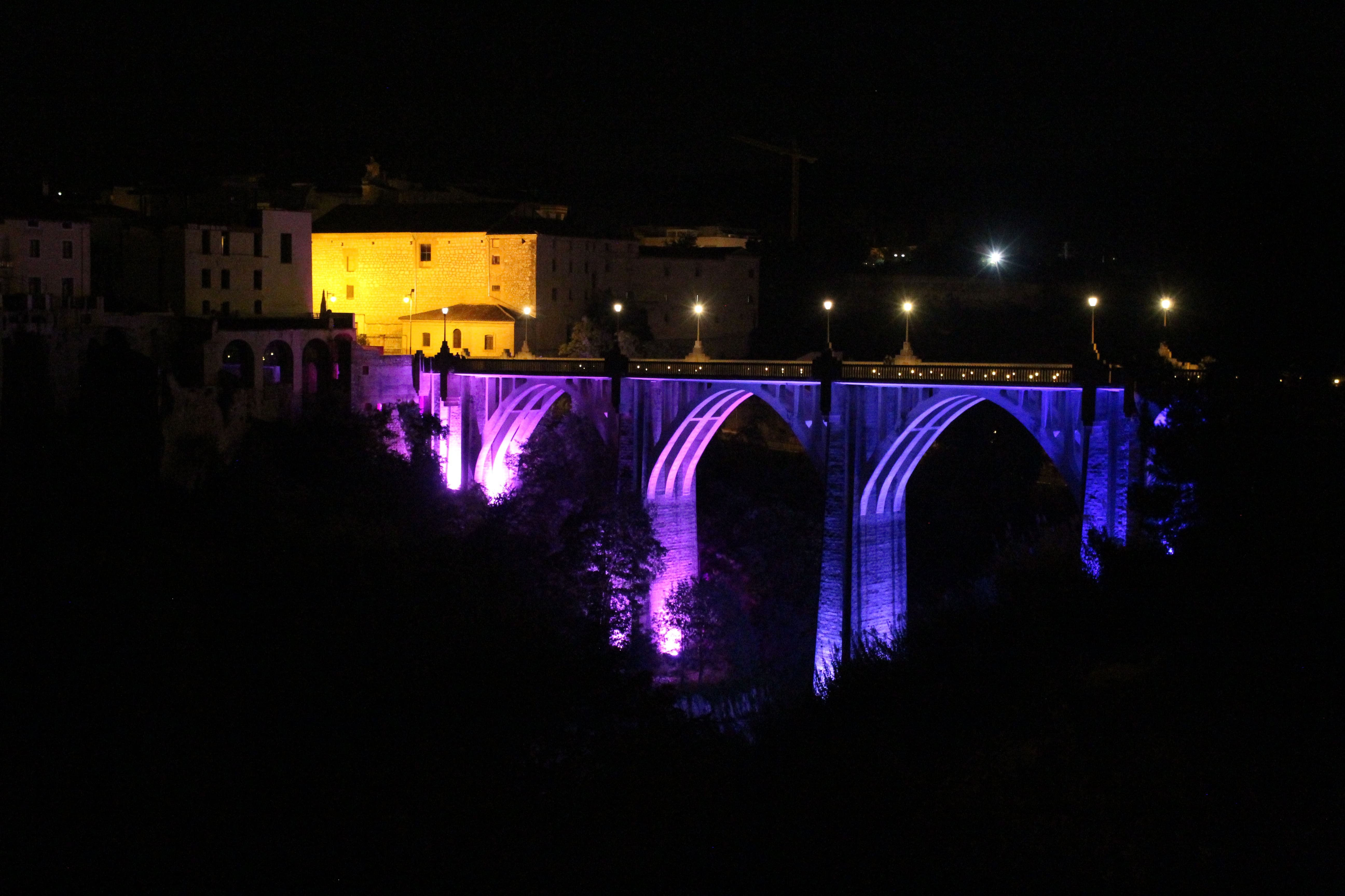 El puente de Santa María, de Ontinyent, iluminado