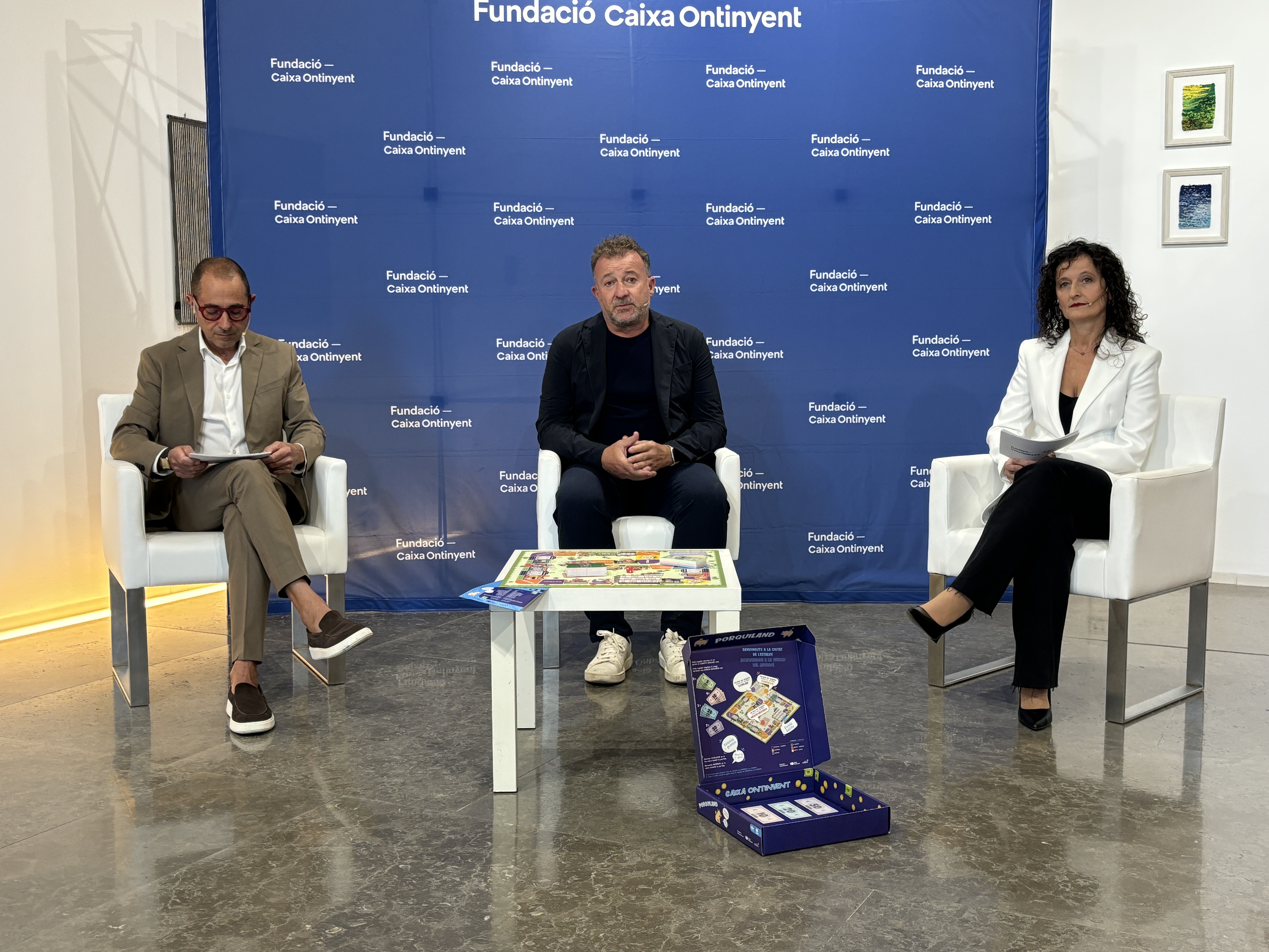 Roberto Sanz, José Pla i Elena Enguix. Caixa Ontinyent