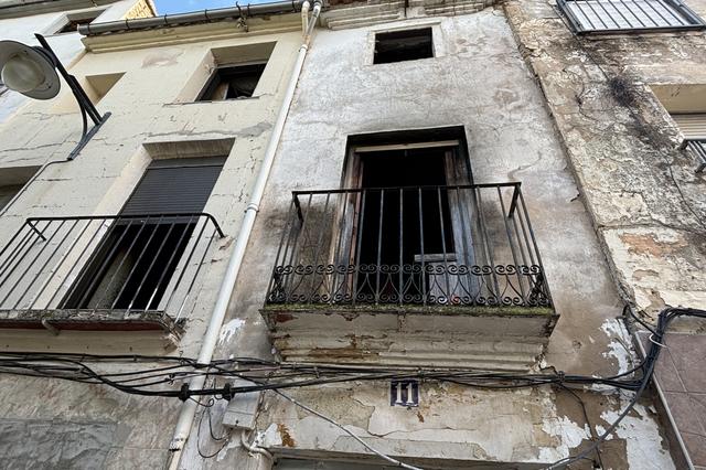 Incendio en una casa de la calle Teixidors de Ontinyent