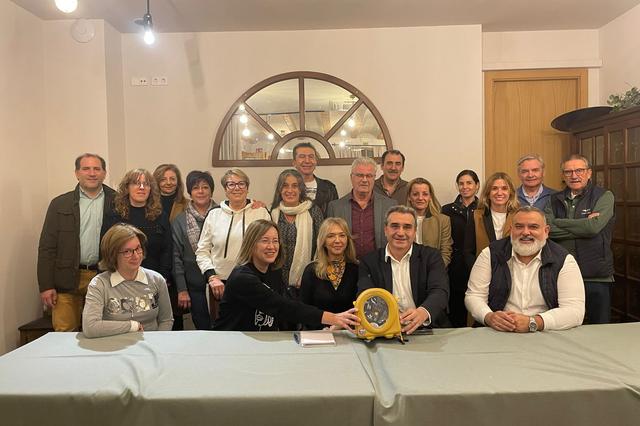 Rotary Club Ontinyent entrega un desfibril·lador al Centre de Discapacitats
