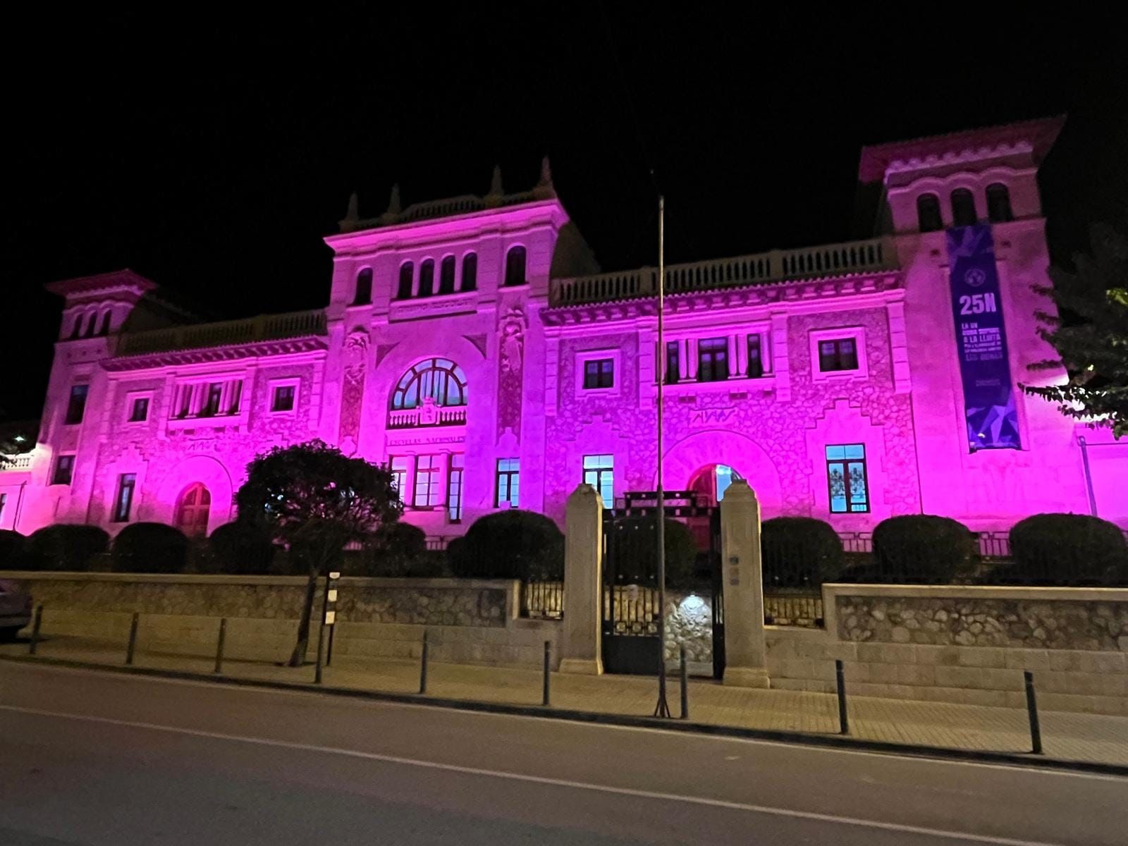 Fachada del Campus Ontinyent