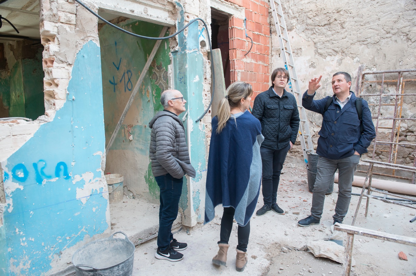 Visita a una de las viviendas que el Ayuntamiento va a rehabilitar