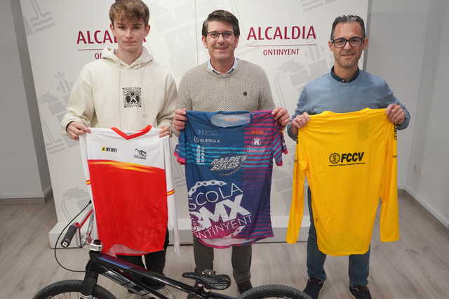 Ontinyent felicita a Marc Peralta, campeón de la Copa de España de BMX
