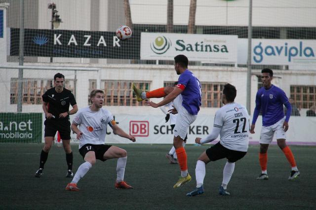 El Ontinyent despide el año en el Clariano con un empate