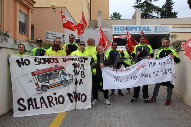 Los técnicos de transporte sanitario de Ontinyent, en huelga 