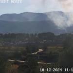 Un cotxe en flames causa retencions en l'A7 a Ontinyent