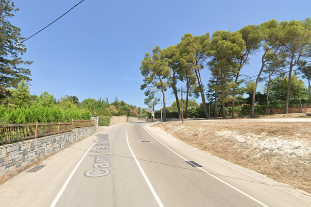 S'incendia un contenidor al camí de la Moneda d'Ontinyent
