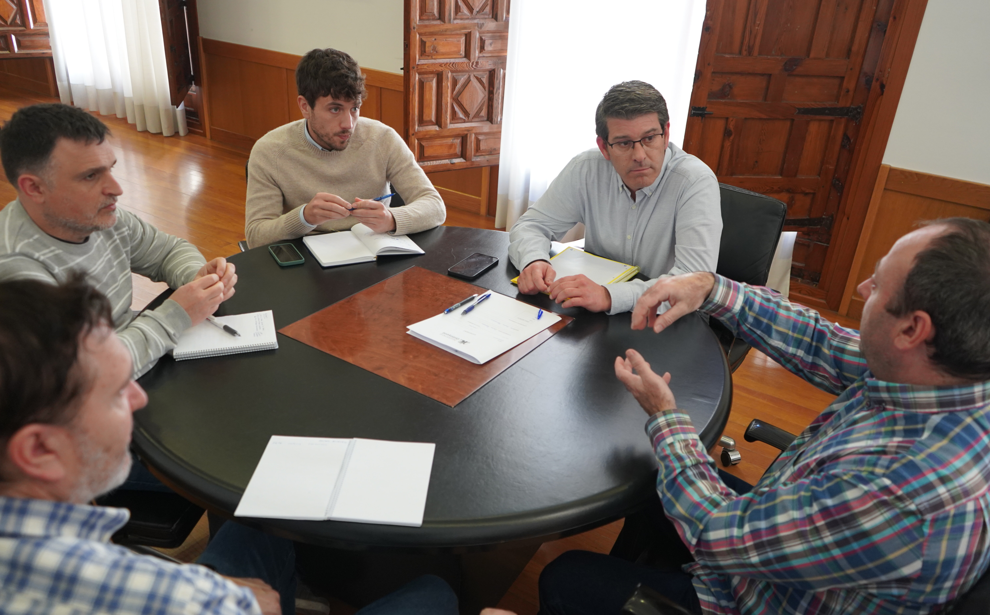 Reunió en l'Ajuntament d'Ontinyent